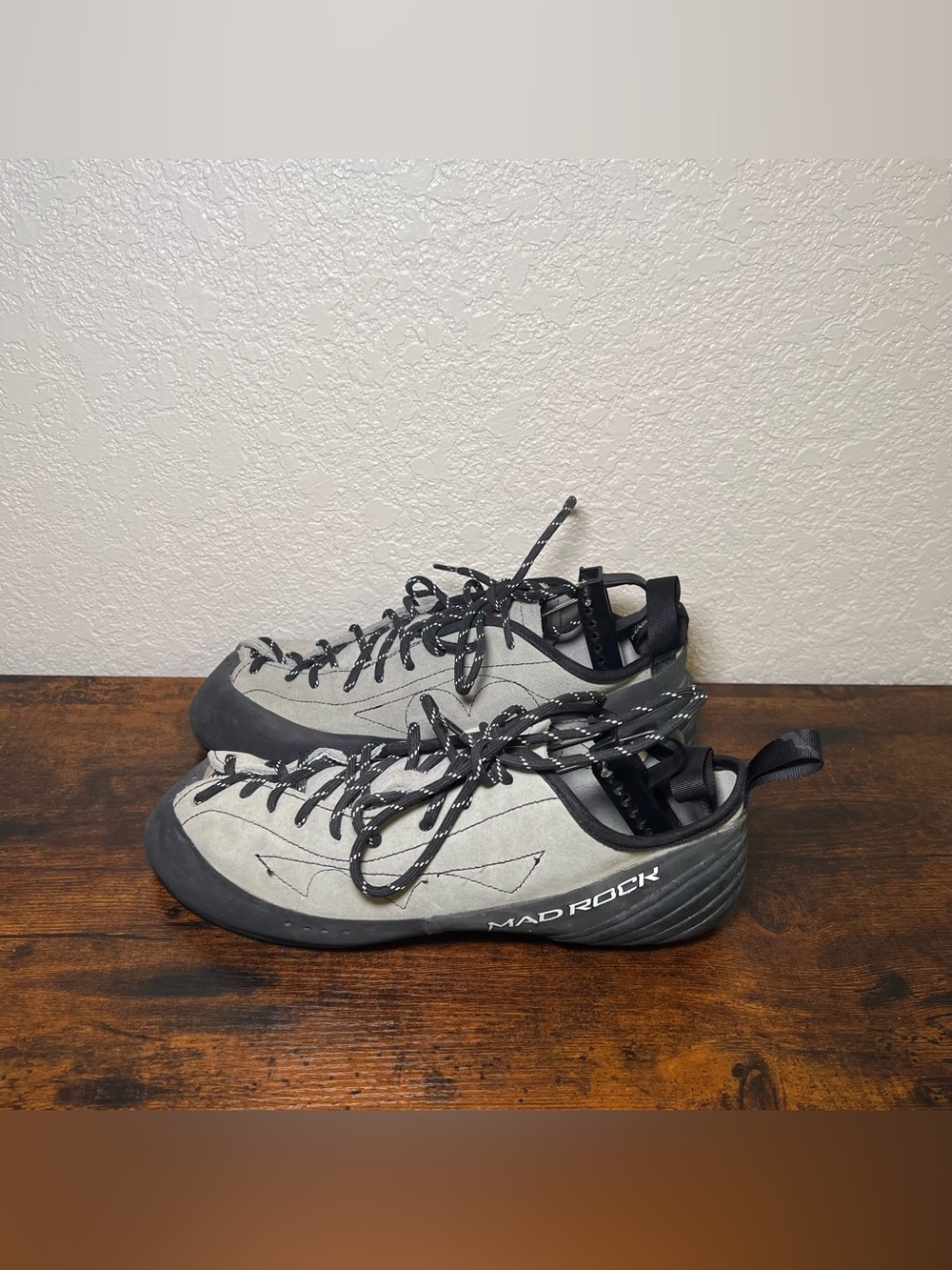 MAD ROCK Phoenix Rock Climbing Shoes Gray Suede Leather